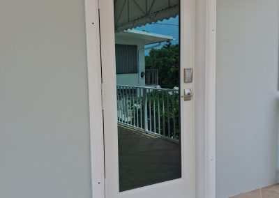 Pino Windows of the Keys