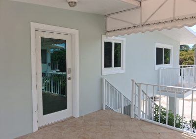 Pino Windows of the Keys